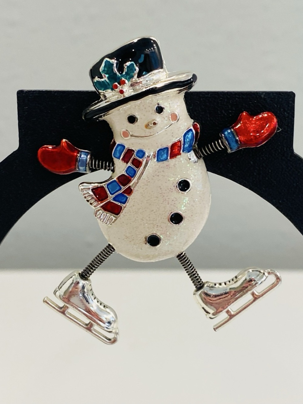 Vintage Danecraft Ice Skating Snowman Enamel Brooch Pin Top Hat Scarf Mittens